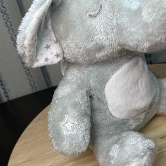DreamGro Elephant Light & Lullaby Soother, a plush toy to help soothe babies - Picture 9 of 16